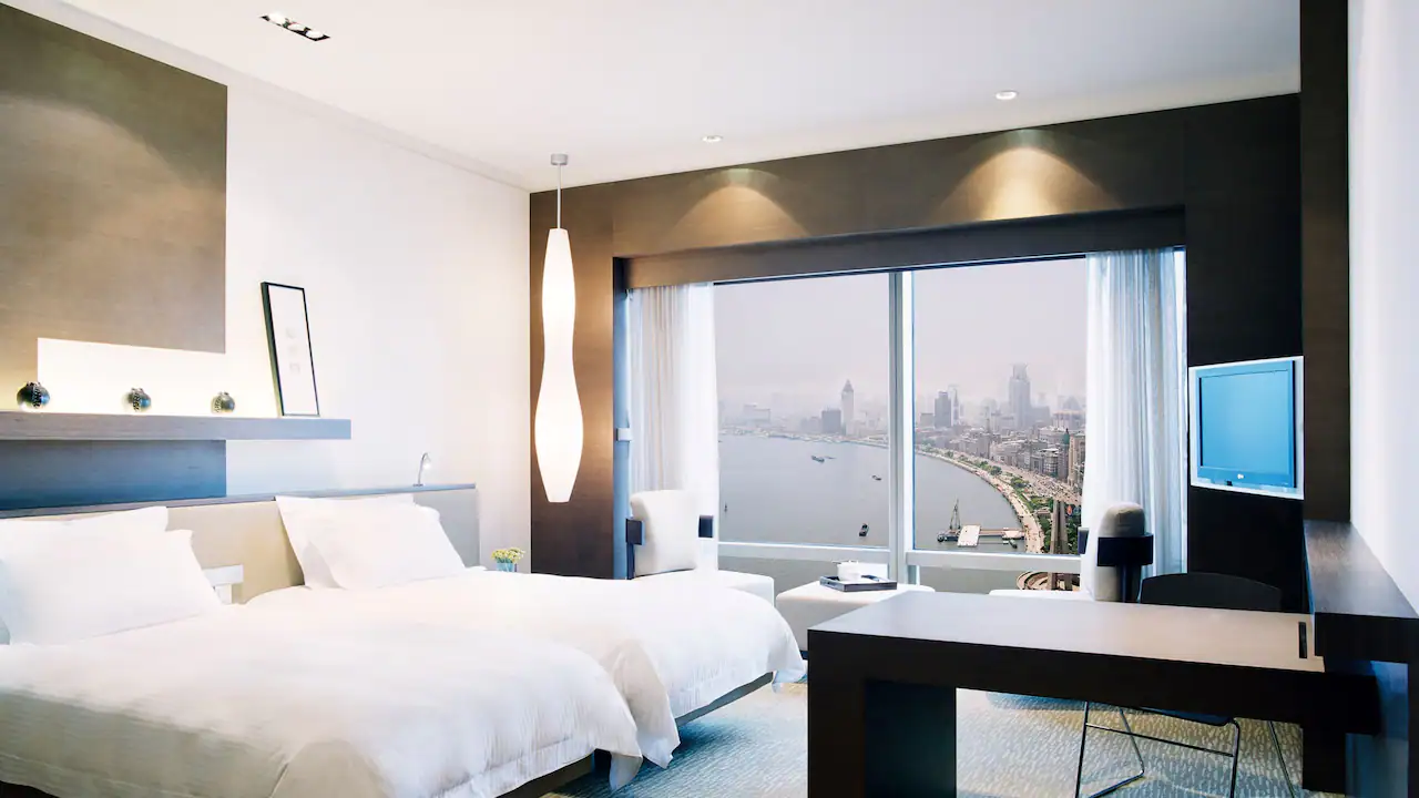 Bund daytime room view