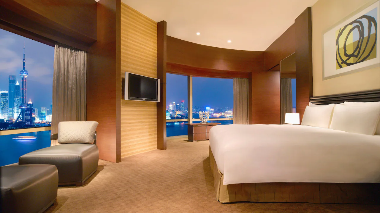 Bund Suite Bedroom East Tower