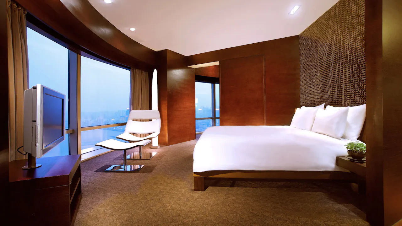 Bund Suite Bedroom West Tower