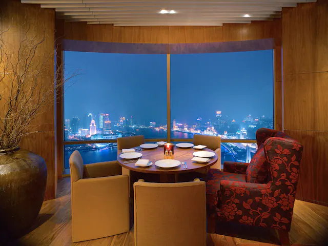 Grand Hyatt Vue bar